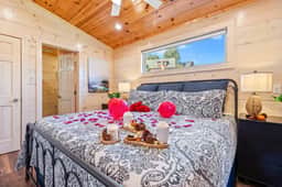 The Enchanted Cabin by Ghosal Luxury Lodging