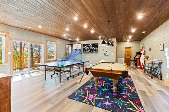 Luxe Mountain Pool Escape by Ghosal Luxury Lodging