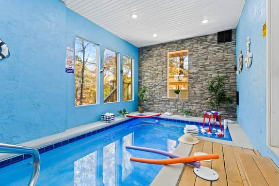 Luxe Mountain Pool Escape by Ghosal Luxury Lodging