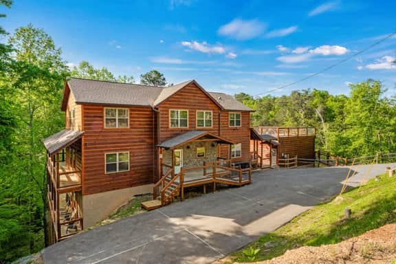 Elegant Elite Estate — Wedding Venue w/ Lodging