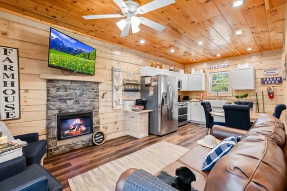 The Enchanted Cabin by Ghosal Luxury Lodging