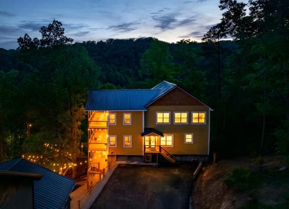 Summit Luxe Resort by Ghosal Luxury Lodging
